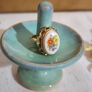 Avon Gold Locket Ring